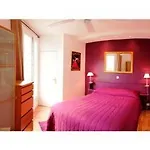 Blanche Montmartre מלון 2*