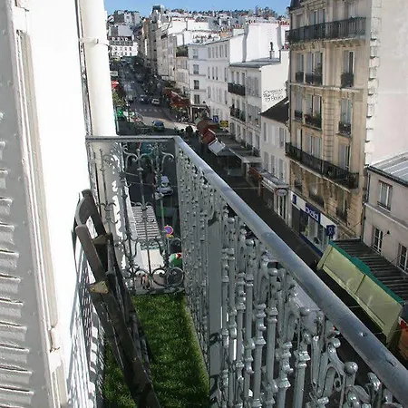 Blanche Montmartre מלון 2*