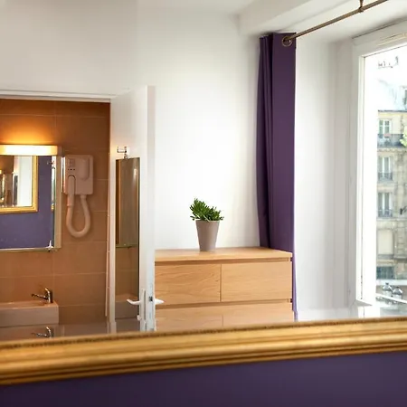 Blanche Montmartre Paryż