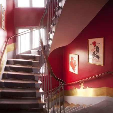 Blanche Montmartre Hotel 2*