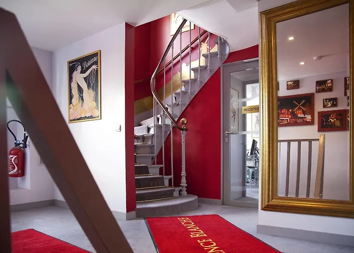 Blanche Montmartre Hotel 2*
